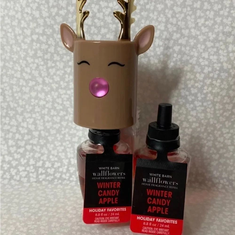 Bath and Body Works Christmas Reindeer Wallflower and 2 Refills